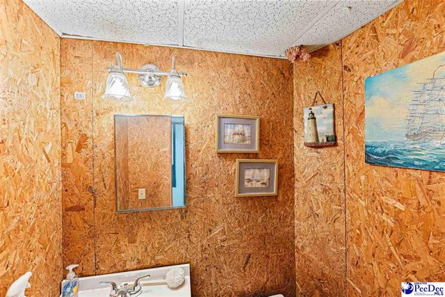 321 W Old Camden Rd, Hartsville, SC 29550