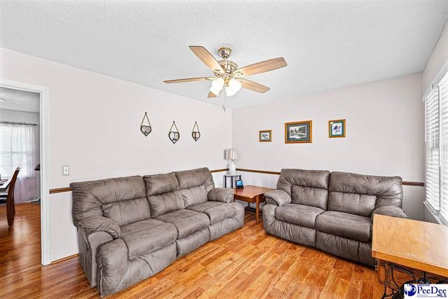 321 W Old Camden Rd, Hartsville, SC 29550