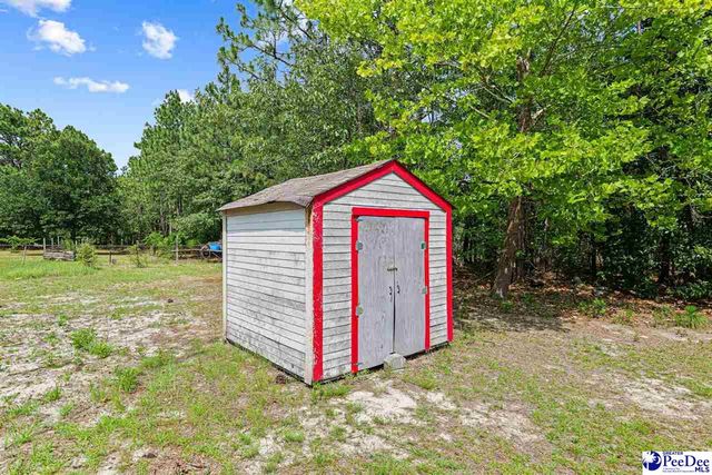 321 W Old Camden Rd, Hartsville, SC 29550