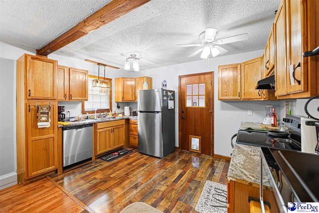 321 W Old Camden Rd, Hartsville, SC 29550