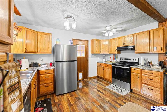 321 W Old Camden Rd, Hartsville, SC 29550