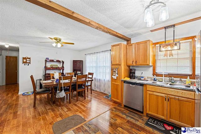 321 W Old Camden Rd, Hartsville, SC 29550