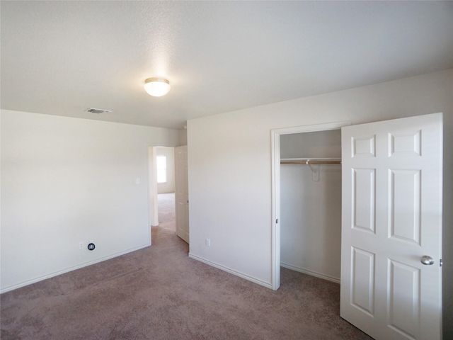 2801 Don Hill LN, Taylor, TX 76574