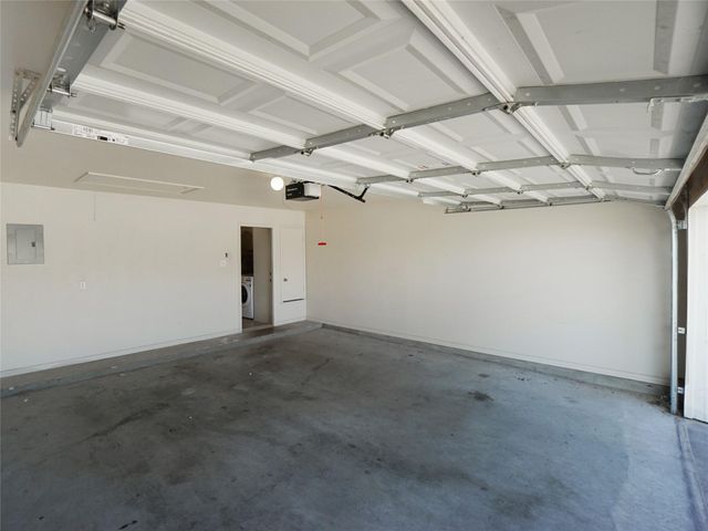 2801 Don Hill LN, Taylor, TX 76574