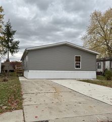 3900 W Jefferson Avenue, Trenton, MI 48183