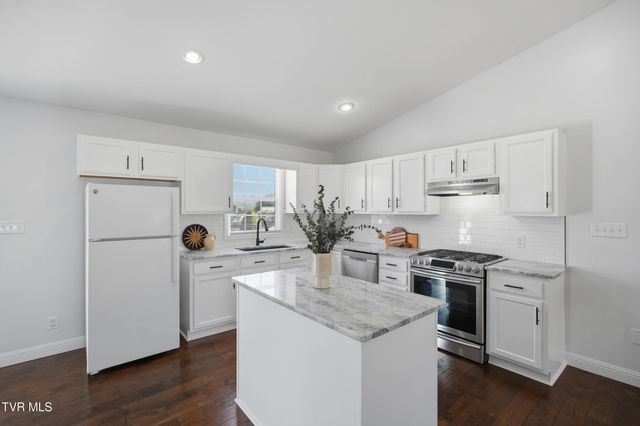 200 Crystal Springs Circle, Johnson City, TN 37615