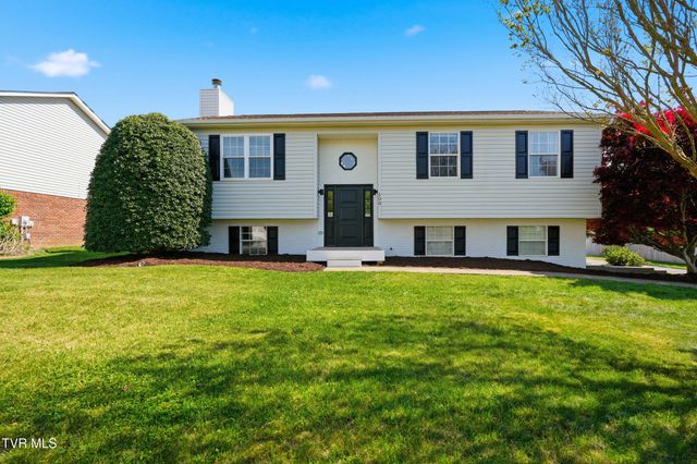 200 Crystal Springs Circle, Johnson City, TN 37615