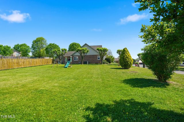 200 Crystal Springs Circle, Johnson City, TN 37615
