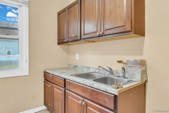 4711 35th Street, Detroit, MI 48210