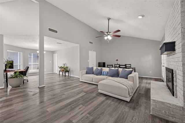 25815 Pepper Ridge Lane, Spring, TX 77373