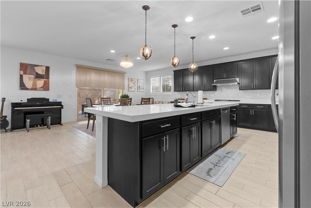 2 Free Drop Court, Las Vegas, NV 89148