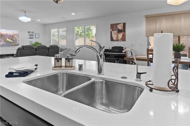 2 Free Drop Court, Las Vegas, NV 89148