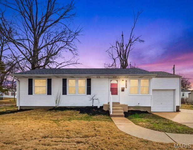 10410 Ewell Drive, St Louis, MO 63137