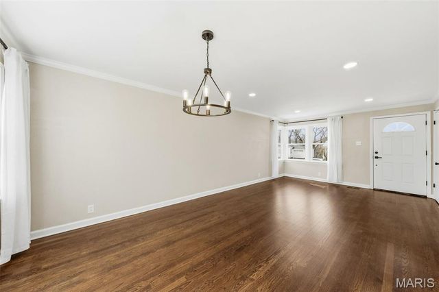 10410 Ewell Drive, St Louis, MO 63137