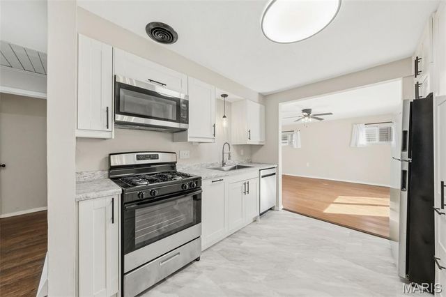 10410 Ewell Drive, St Louis, MO 63137