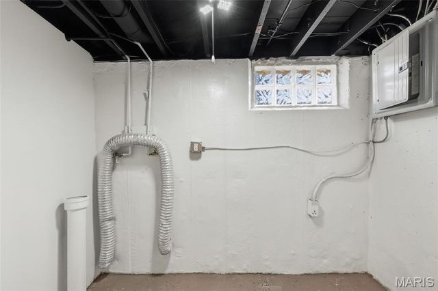 10410 Ewell Drive, St Louis, MO 63137