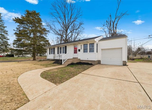 10410 Ewell Drive, St Louis, MO 63137