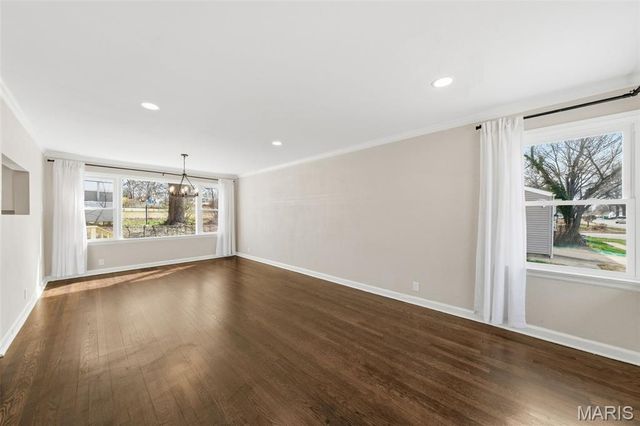 10410 Ewell Drive, St Louis, MO 63137