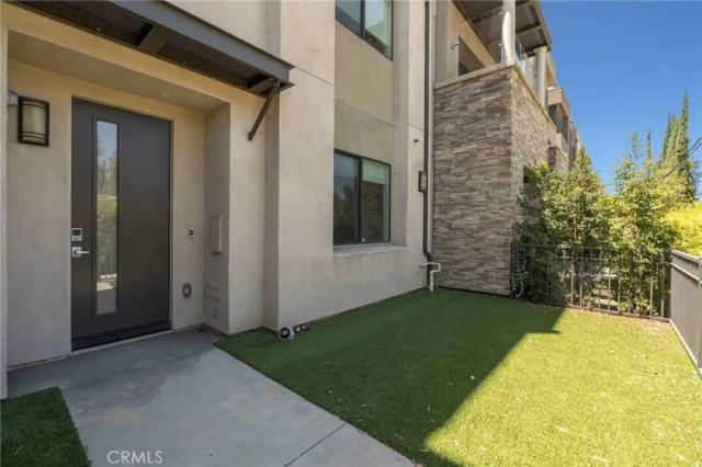 13107 W Lumina Way, Valley Glen, CA 91401
