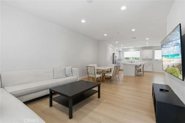 13107 W Lumina Way, Valley Glen, CA 91401
