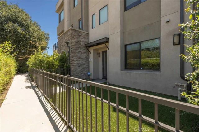 13107 W Lumina Way, Valley Glen, CA 91401