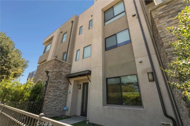 13107 W Lumina Way, Valley Glen, CA 91401