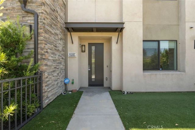 13107 W Lumina Way, Valley Glen, CA 91401