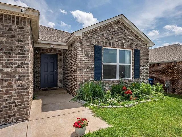 1332 Dustin Drive, Edmond, OK 73003