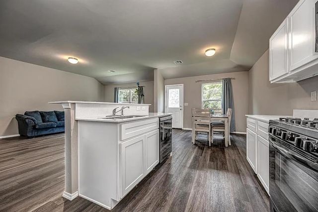 1332 Dustin Drive, Edmond, OK 73003
