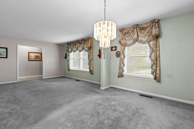 615 Larry Dr, Ringgold, GA 30736