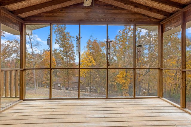 615 Larry Dr, Ringgold, GA 30736