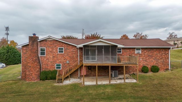 615 Larry Dr, Ringgold, GA 30736