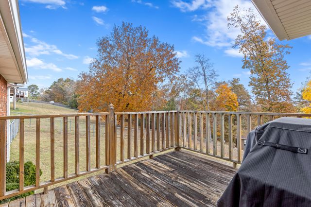 615 Larry Dr, Ringgold, GA 30736