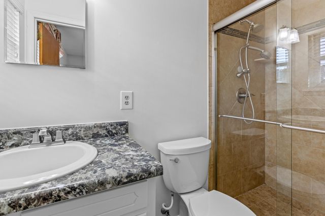 615 Larry Dr, Ringgold, GA 30736