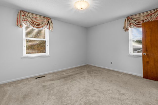 615 Larry Dr, Ringgold, GA 30736