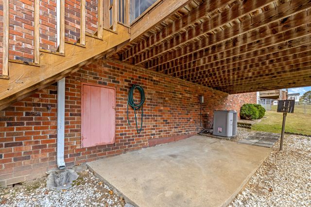 615 Larry Dr, Ringgold, GA 30736