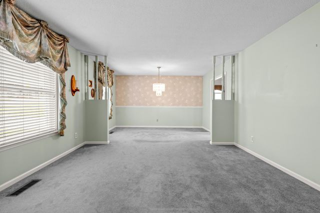 615 Larry Dr, Ringgold, GA 30736