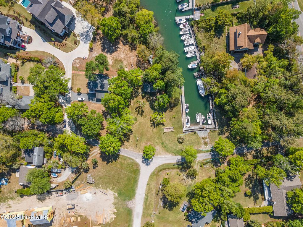 Image 5 of property listing at 2038 Trinity Avenue, Wilmington, NC 28411