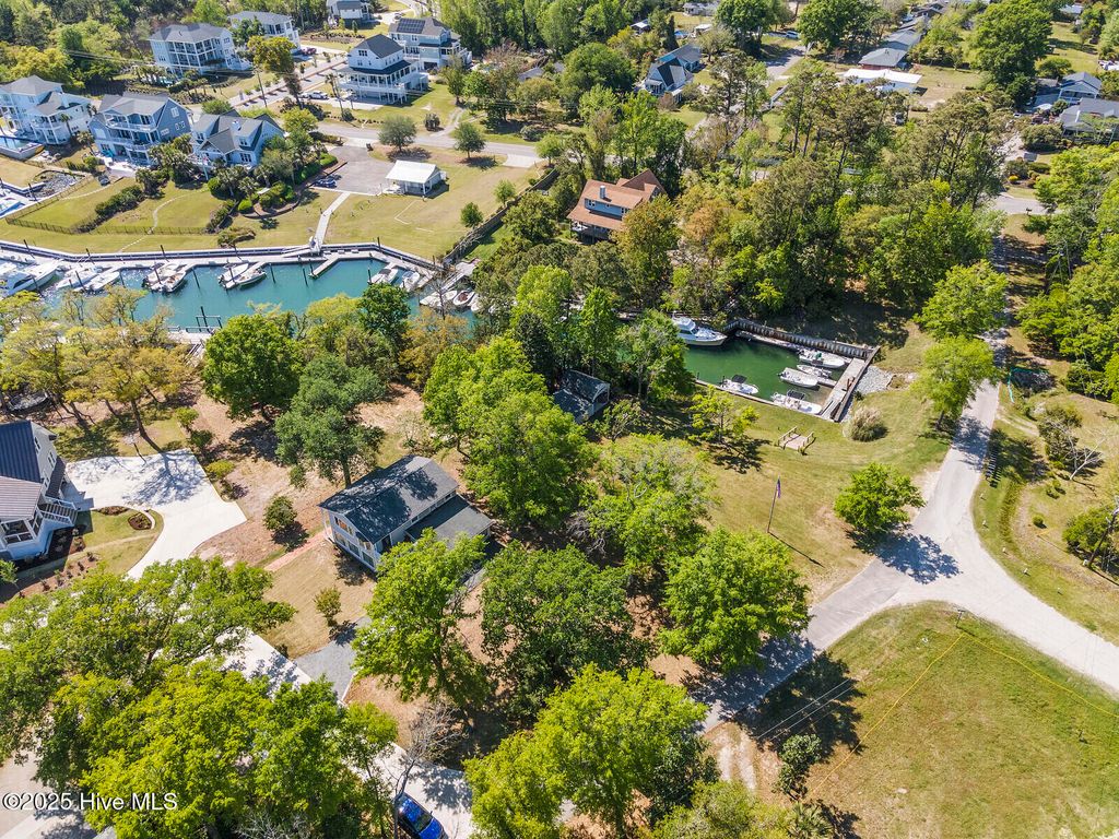 Image 7 of property listing at 2038 Trinity Avenue, Wilmington, NC 28411