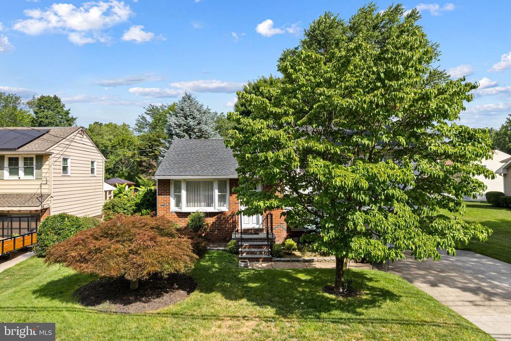 604 DAVIS RD, Barrington, NJ 08007