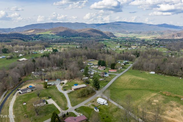 2686 Siam Road, Elizabethton, TN 37643