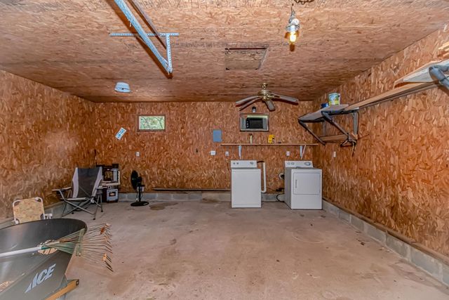 4247 Black Island Rd., Galivants Ferry, SC 29544