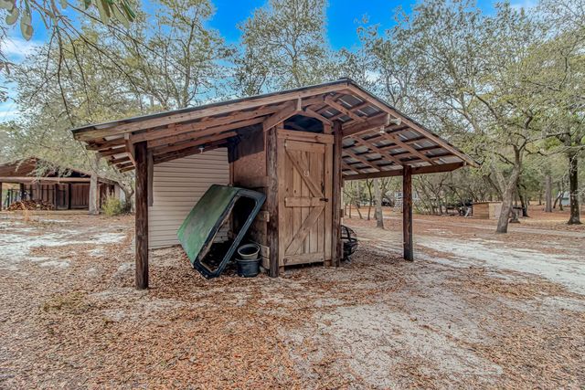 4247 Black Island Rd., Galivants Ferry, SC 29544