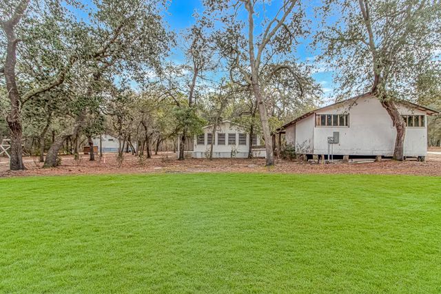 4247 Black Island Rd., Galivants Ferry, SC 29544