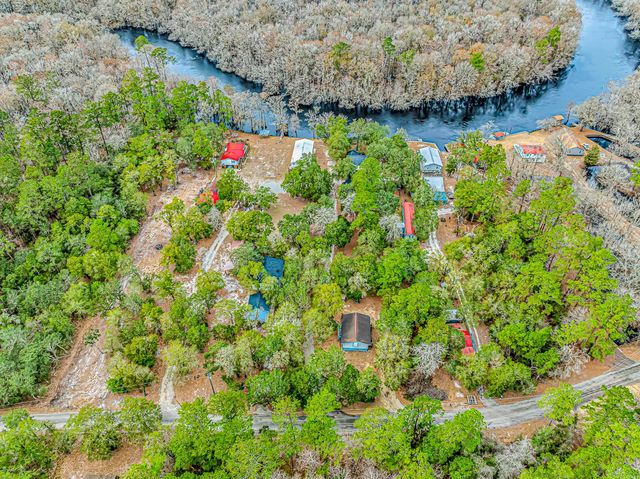 4247 Black Island Rd., Galivants Ferry, SC 29544