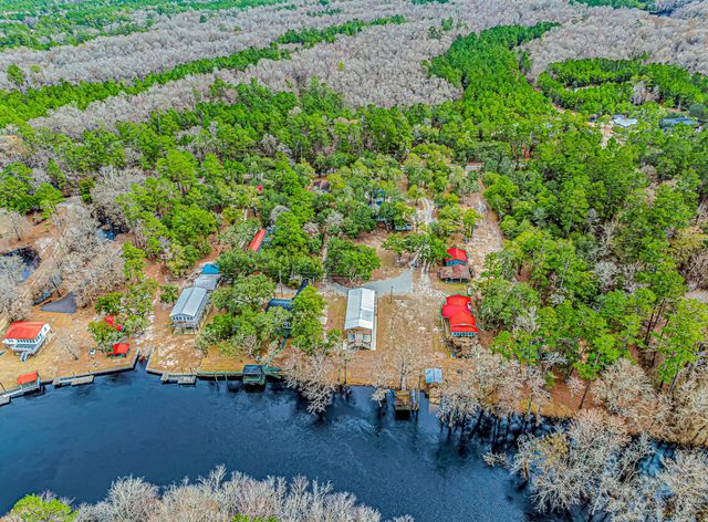 4247 Black Island Rd., Galivants Ferry, SC 29544