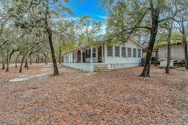 4247 Black Island Rd., Galivants Ferry, SC 29544