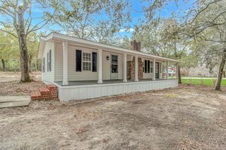 4247 Black Island Rd., Galivants Ferry, SC 29544