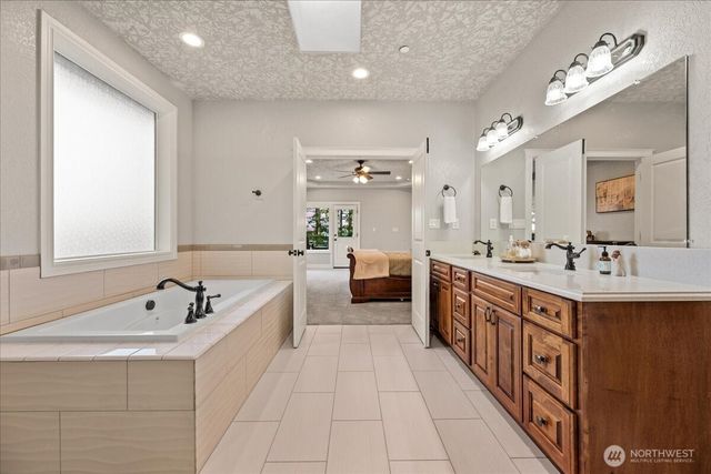 1852 N Columbia Ridge Way, Washougal, WA 98671