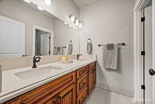 1852 N Columbia Ridge Way, Washougal, WA 98671